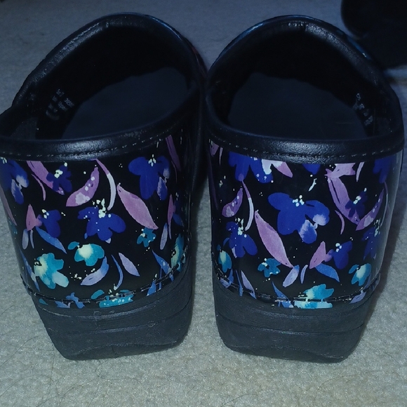Dansko XP 2.0 Closed-Back Clog With Multi-color Floral Design Womens 37 - Picture 5 of 7